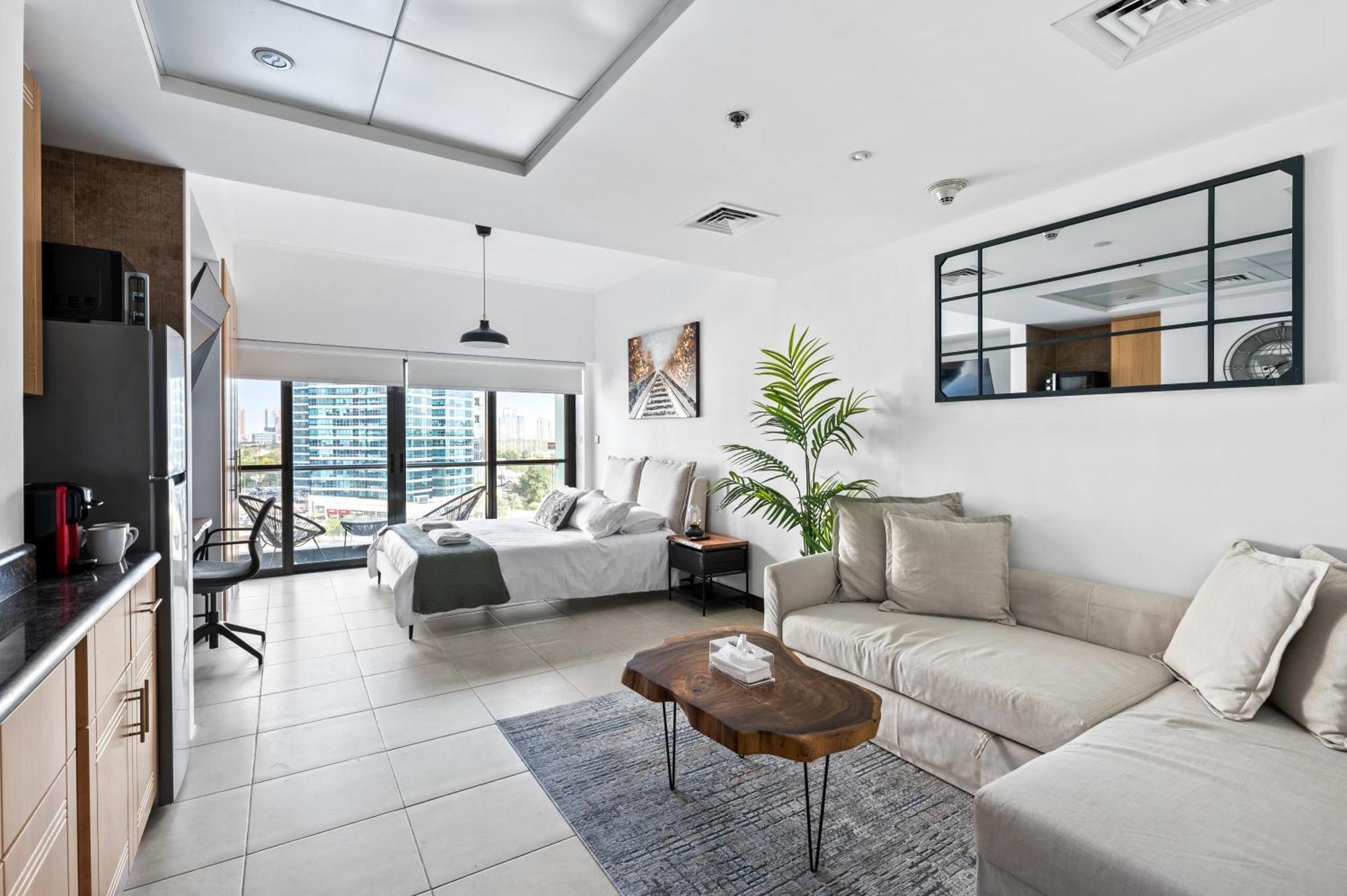Upscale Studio Full Lake View In Goldcrest View Tower Dubai Exterior photo