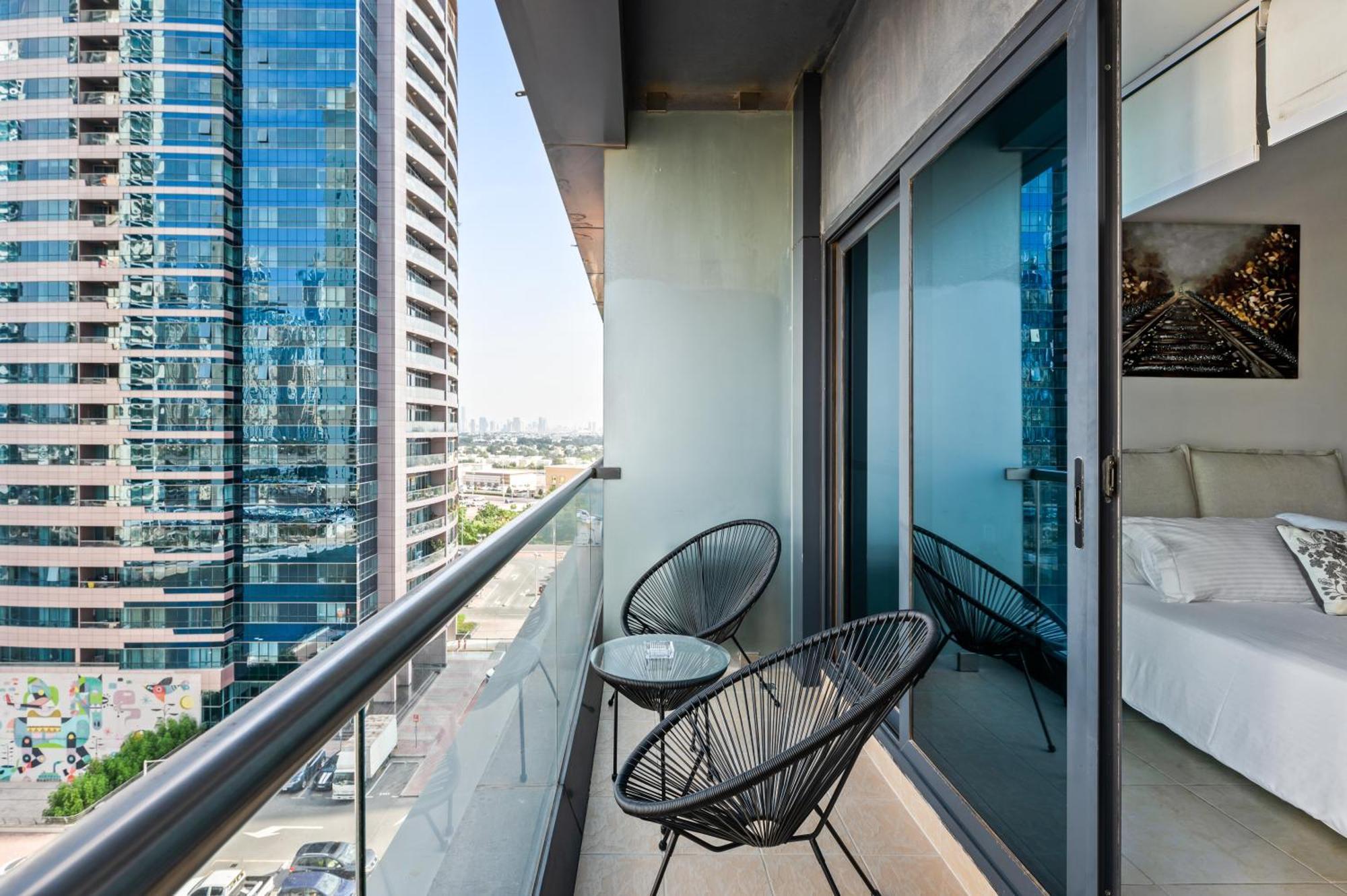 Upscale Studio Full Lake View In Goldcrest View Tower Dubai Exterior photo
