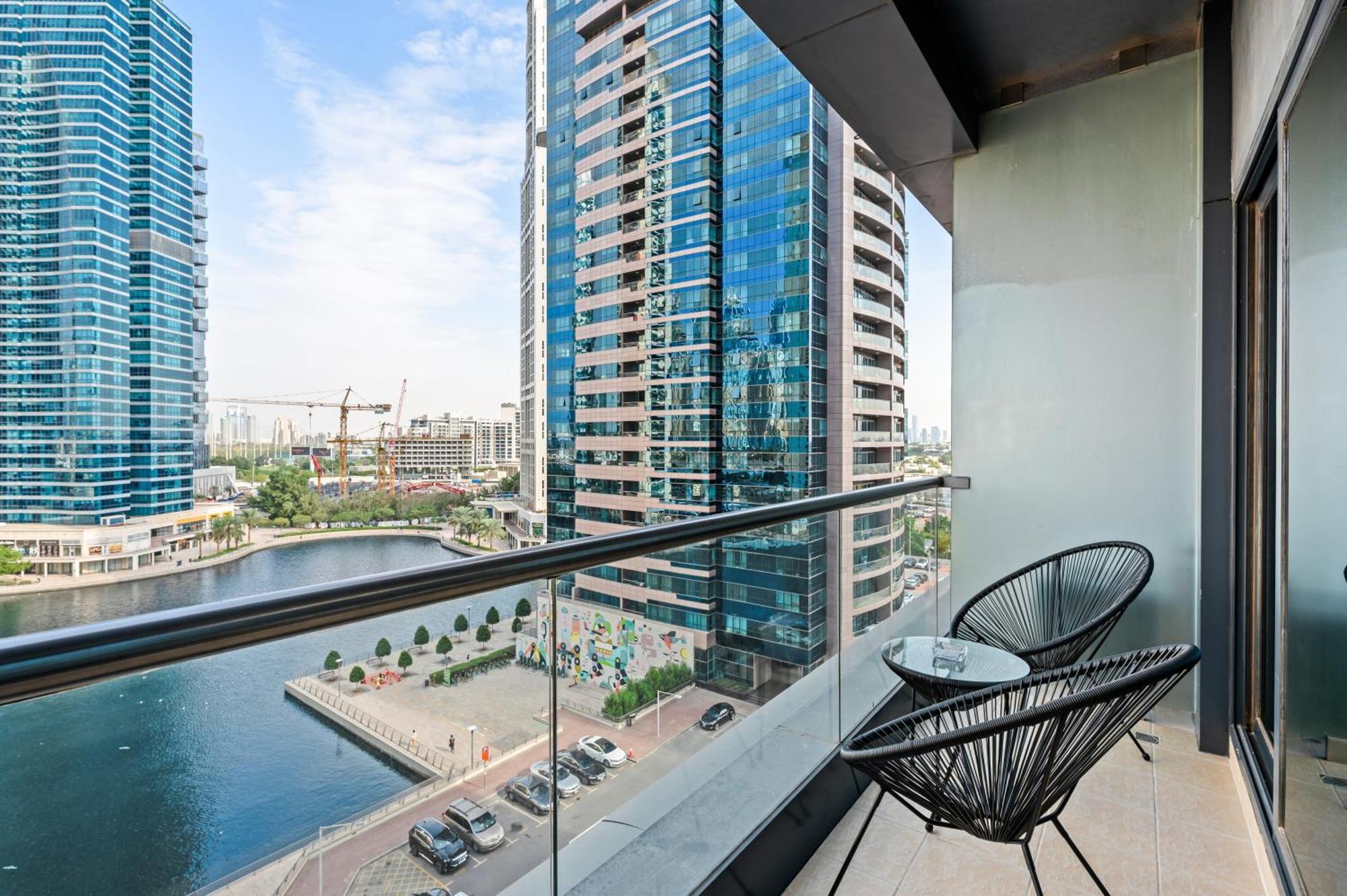 Upscale Studio Full Lake View In Goldcrest View Tower Dubai Exterior photo