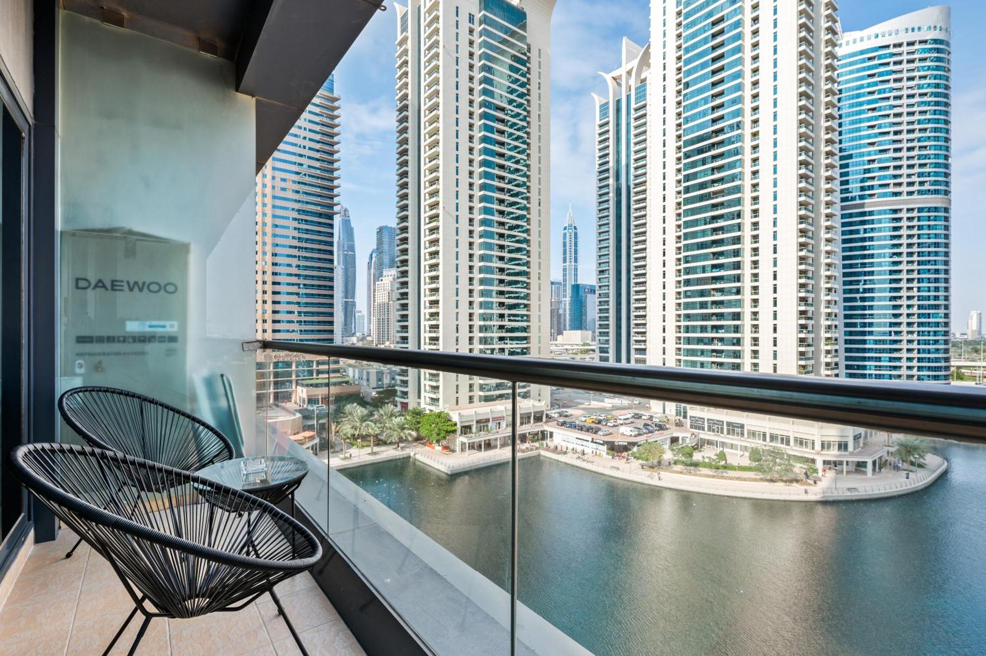 Upscale Studio Full Lake View In Goldcrest View Tower Dubai Exterior photo
